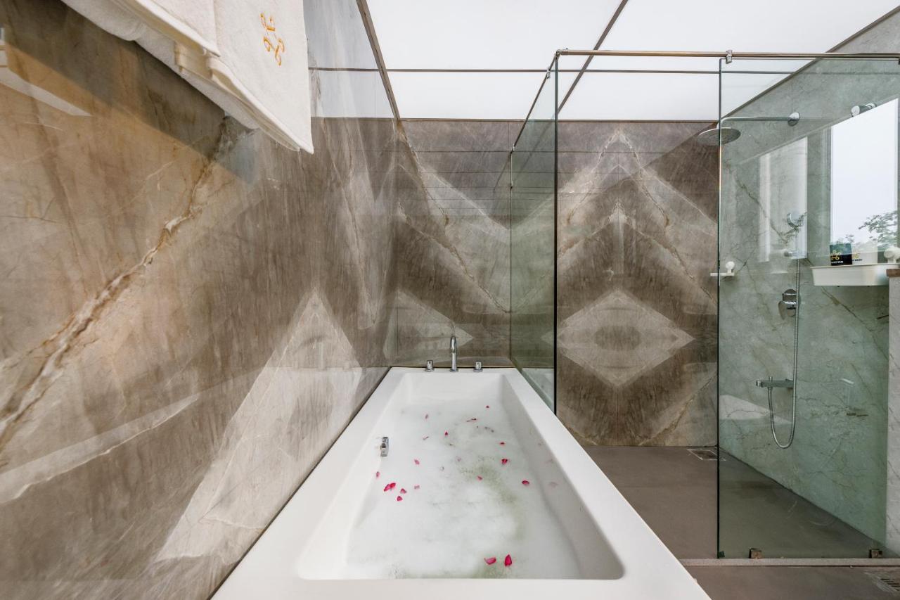 Saffronstays Mayfair Gardens 4 Bedroom Petfriendly Pool Villa آليباغ المظهر الخارجي الصورة