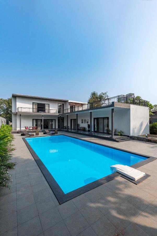 Saffronstays Mayfair Gardens 4 Bedroom Petfriendly Pool Villa آليباغ المظهر الخارجي الصورة