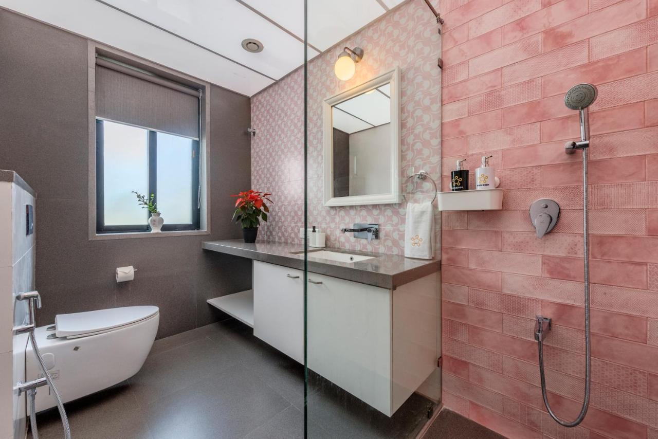 Saffronstays Mayfair Gardens 4 Bedroom Petfriendly Pool Villa آليباغ المظهر الخارجي الصورة